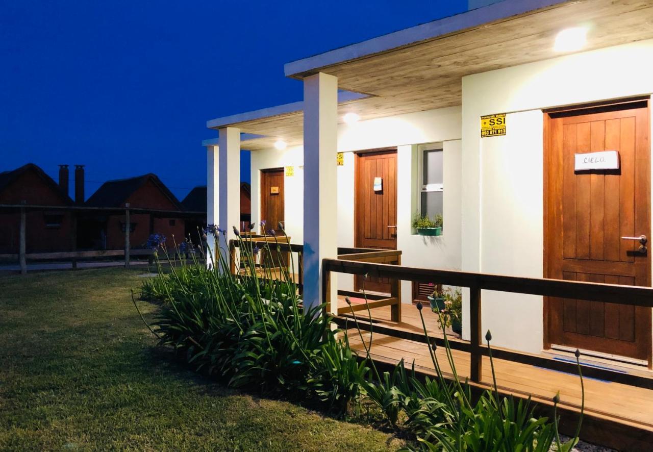 Unique Hotel & Suites Punta Del Diablo Exterior photo